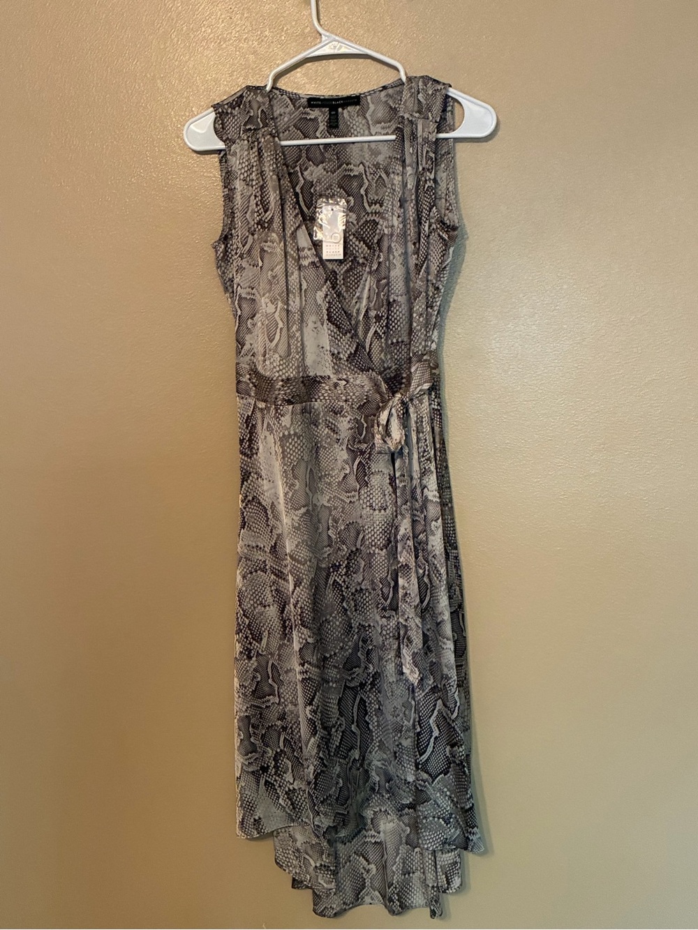 NWT White House Black Market Snakeskin Print Wrap Dress Size 00